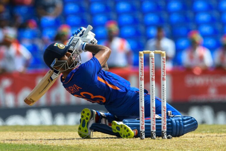 How to Use an Online Cricket ID for Betting on Session Markets with Tactical Bowling Changes in IPL